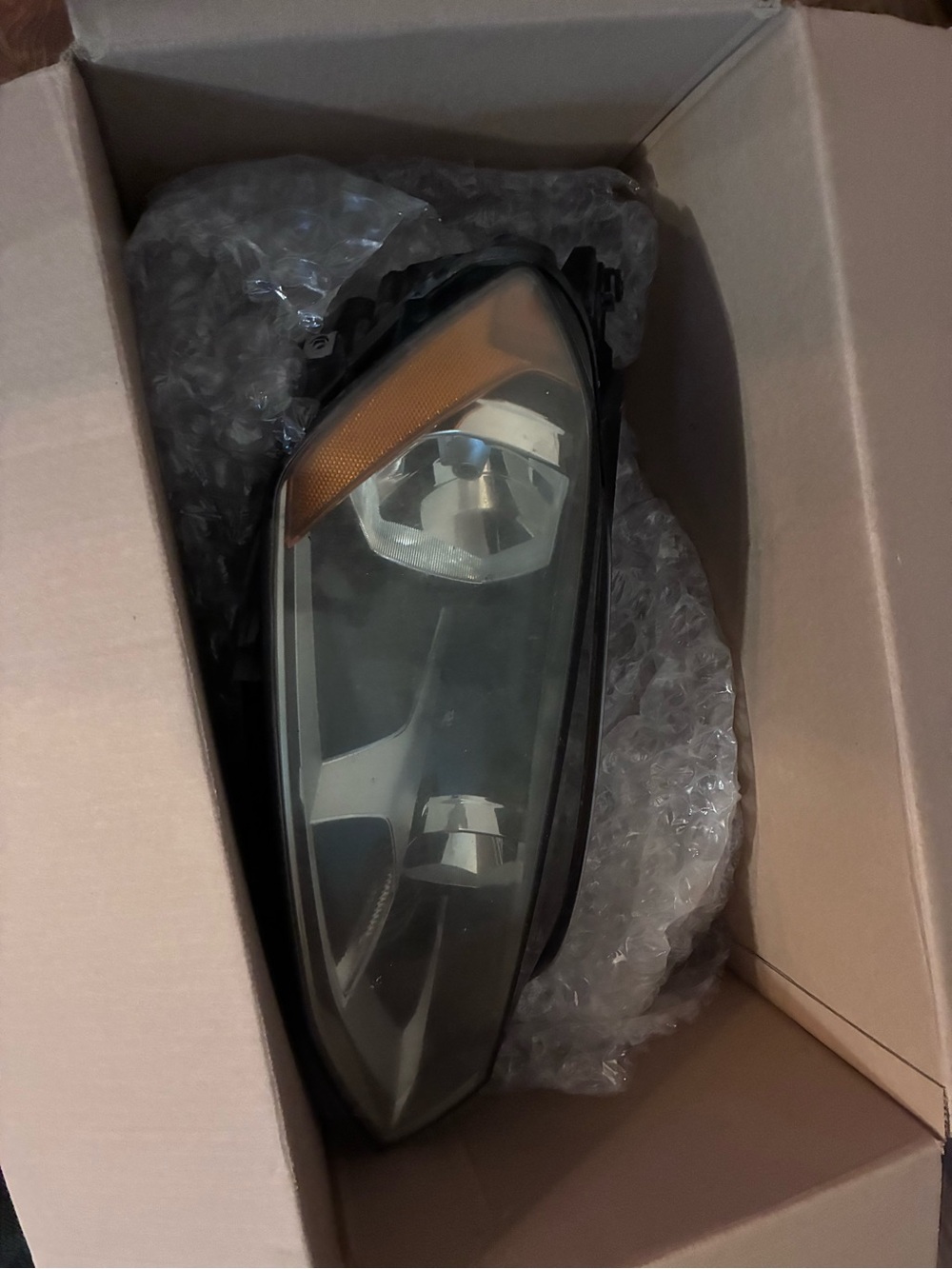 VW Left Car Headlight Assembly - Clear Lens with Amber Reflector 5GM941006C